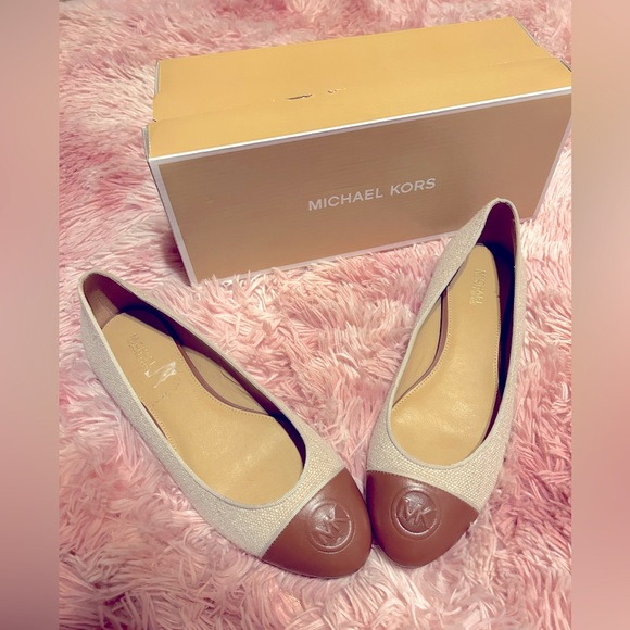Michael Kors Womens Flats - Picture 2 of 4